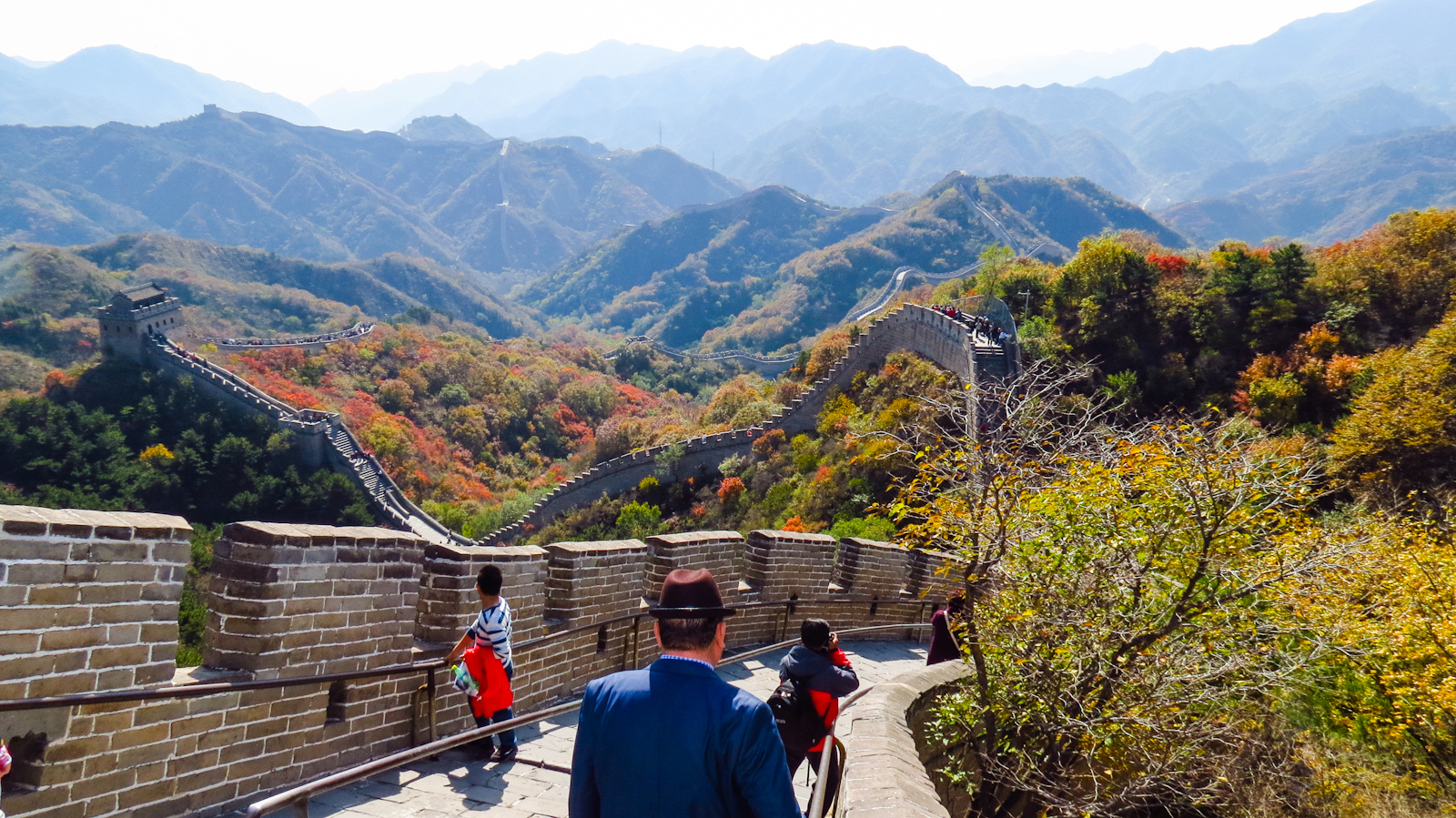 The charming autumn scenery of the Great Wall
